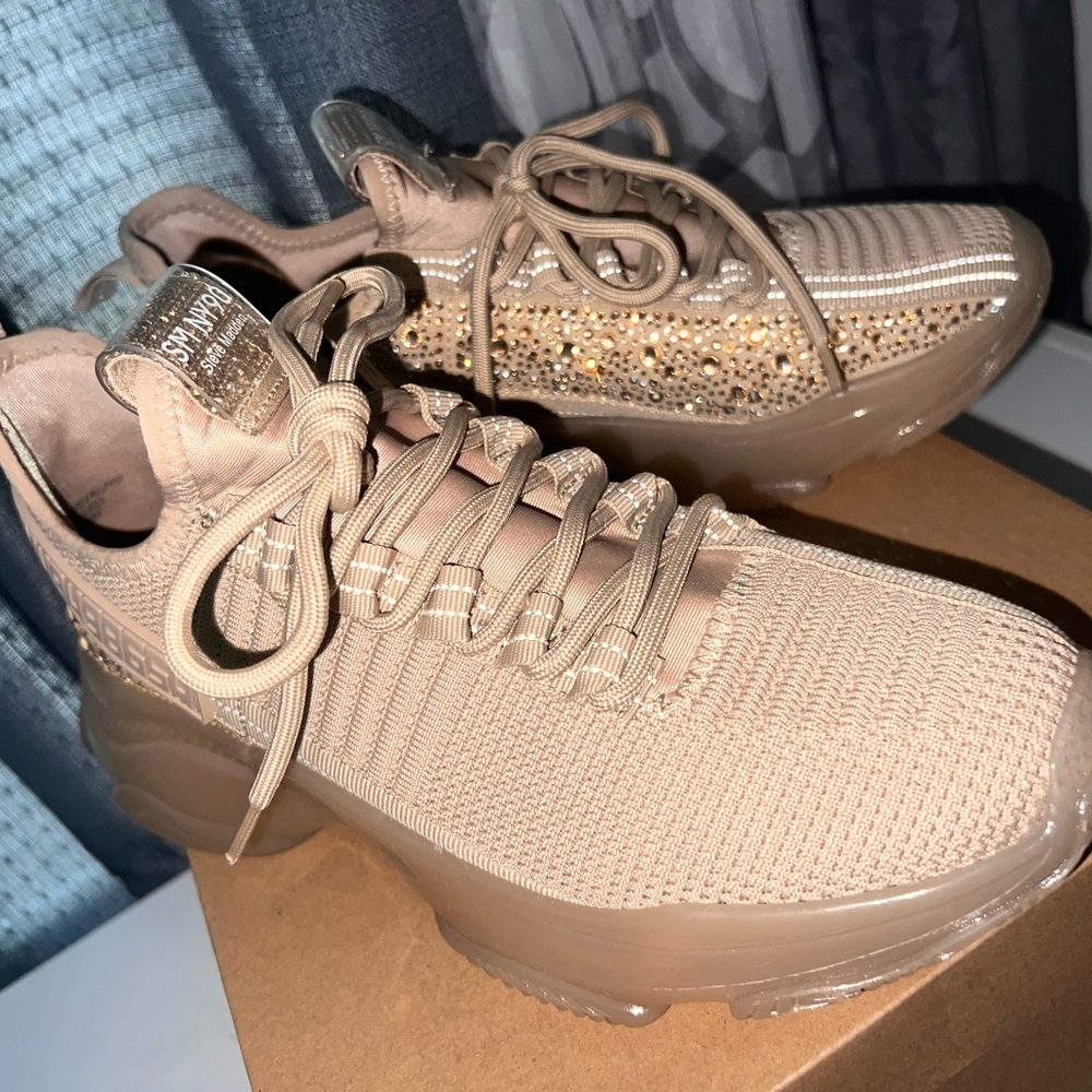 Steve Madden - Picture 2 of 8